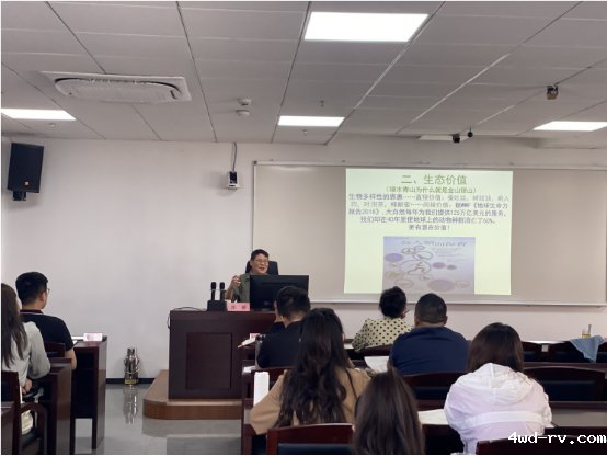 中国科学院老科学家科普演讲团走进徐州市中小学校526.png 中国科学院老科学家科普演讲团走进徐州市中小学校526.png