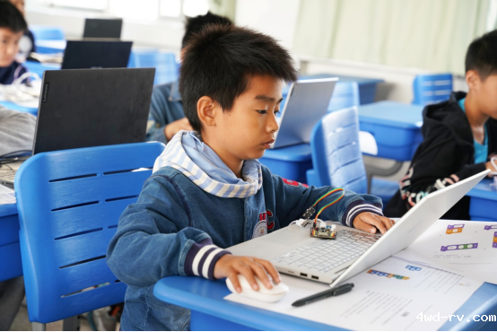 第三十届江苏省青少年科技模型大赛-国际选拔赛举办465.png 第三十届江苏省青少年科技模型大赛-国际选拔赛举办465.png