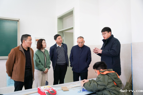 徐州市举办青少年科技模型竞赛354.png 徐州市举办青少年科技模型竞赛354.png