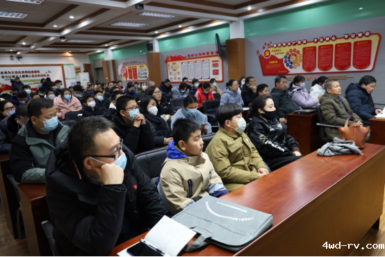 第十九届徐州市青少年科技创新大赛作品点评会顺利举行222.png 第十九届徐州市青少年科技创新大赛作品点评会顺利举行222.png