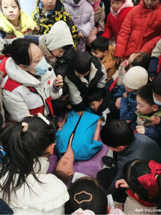 江苏省运河师范学校附属小学参观生命科普馆249.png 江苏省运河师范学校附属小学参观生命科普馆249.png