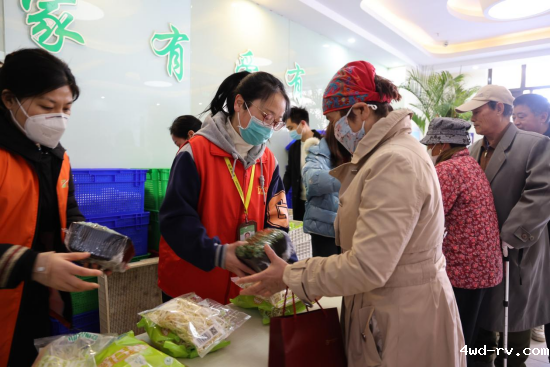 科普基地献爱心 千份芽菜送老人101.png 科普基地献爱心 千份芽菜送老人101.png