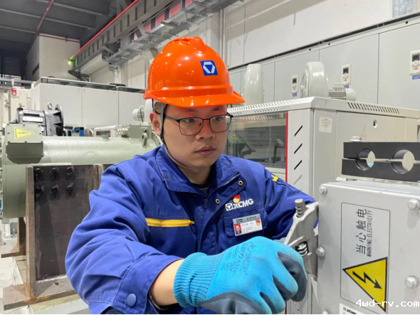 新质生产力青年-编者按2260.png 新质生产力青年-编者按2260.png