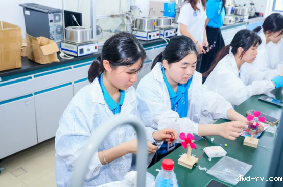 体验科技魅力,感受青春风采--全国青少年高校科学营徐州营员收获正当时1060.png 体验科技魅力,感受青春风采--全国青少年高校科学营徐州营员收获正当时1060.png