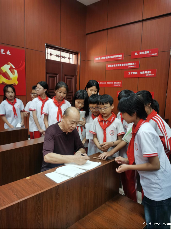 中科院老科学家科普巡讲走进邳州市学校493.png 中科院老科学家科普巡讲走进邳州市学校493.png