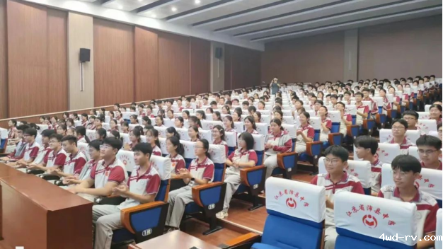 2024年“全国科普日”科学家进校园巡讲活动0272.png 2024年“全国科普日”科学家进校园巡讲活动0272.png