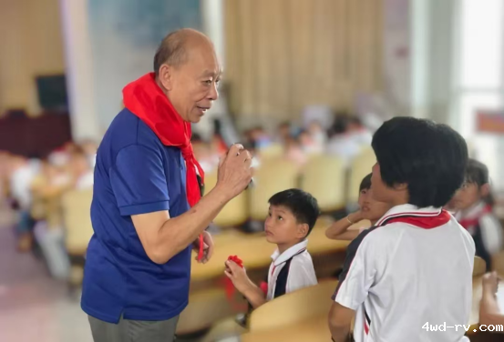 开讲!中科院老科学家走进邳州市铁富镇中心小学142.png 开讲!中科院老科学家走进邳州市铁富镇中心小学142.png