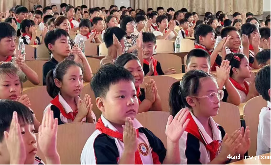 开讲!中科院老科学家走进邳州市铁富镇中心小学403.png 开讲!中科院老科学家走进邳州市铁富镇中心小学403.png