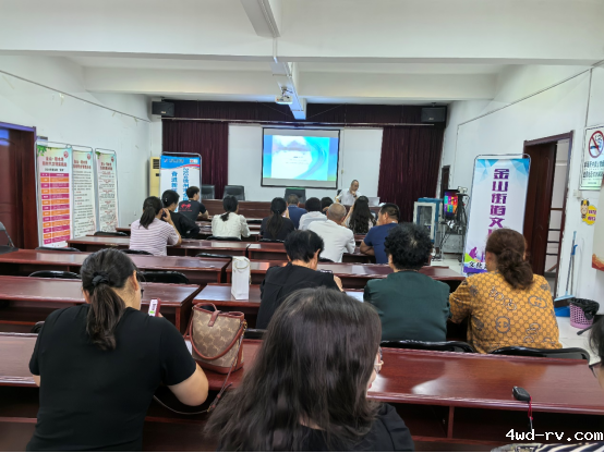 泉山区金山街道开展“全民健身科学大讲堂”活动25.png 泉山区金山街道开展“全民健身科学大讲堂”活动25.png