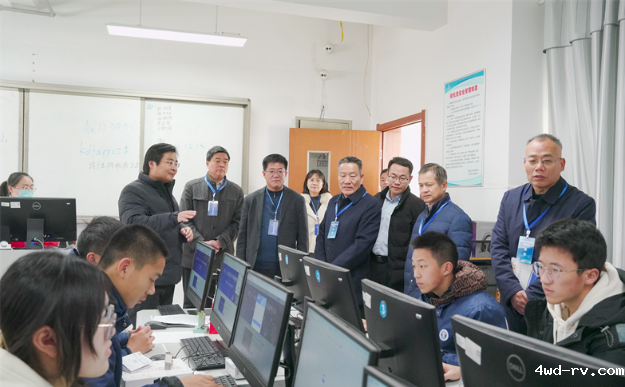 IEYI世界青少年创客发明大赛在中国矿业大学附属中学拉开帷幕268.png IEYI世界青少年创客发明大赛在中国矿业大学附属中学拉开帷幕268.png