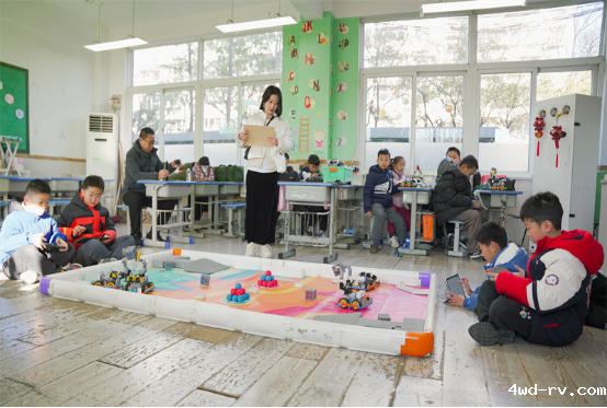 2024年徐州市青少年科技模型大赛(人工智能竞赛)举办497.png 2024年徐州市青少年科技模型大赛(人工智能竞赛)举办497.png