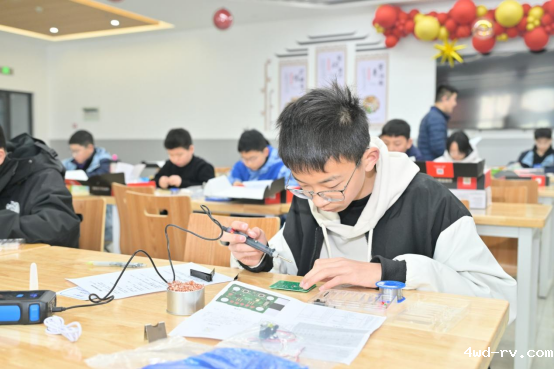 新沂市举办第三十一届江苏省青少年科技模型选拔赛86.png 新沂市举办第三十一届江苏省青少年科技模型选拔赛86.png