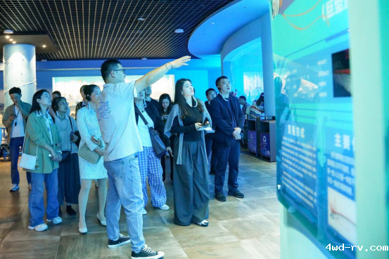 市全民素质工作成员单位开展海洋主题科普游活动(1)308.png 市全民素质工作成员单位开展海洋主题科普游活动(1)308.png