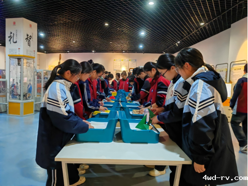 睢宁县科协开展“畅游科技馆 点燃科技梦”第二课堂活动299.png